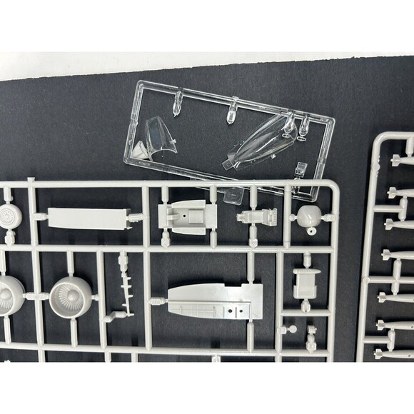 Minicraft Hasegawa #1206 A-10A N/AW Thunderbolt with Vacuform upgrade 1/72 kit - Picture 8 of 11